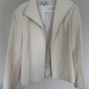 Harve Benard Women's Cream Blazer
